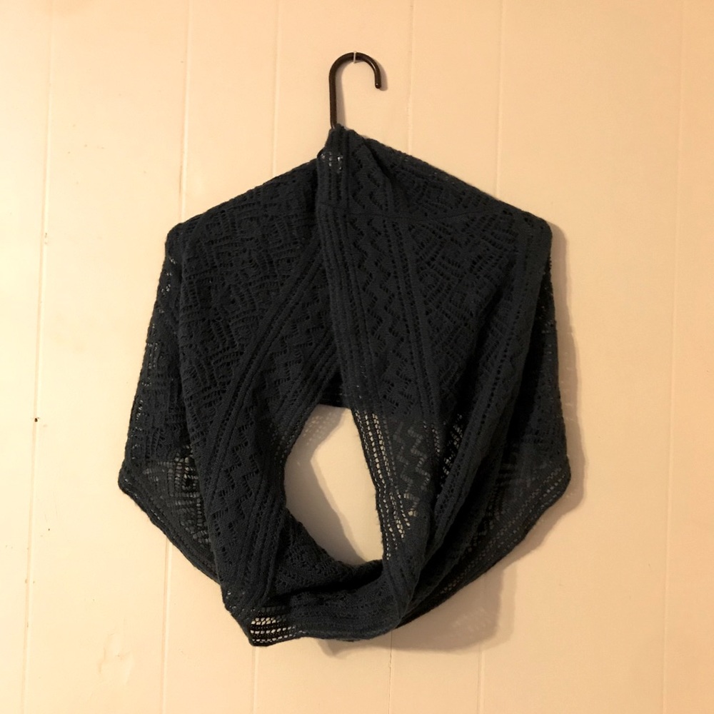 AEO Circle Scarf